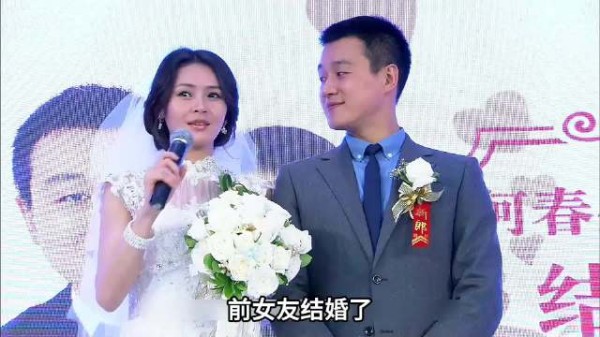 母亲逼儿子和白富美分手，不料儿子一夜白头疯掉，母亲痛哭