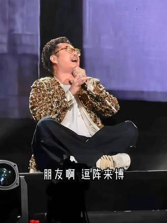 不想成为歌手的喜剧演员怎能算是个好嘉宾？教练真是多才多艺！