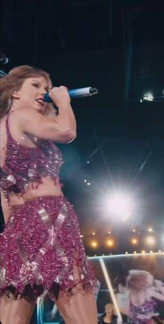 好宏伟的全时代混剪taylorswift theerastour 刷到发光的霉霉请不要忽视