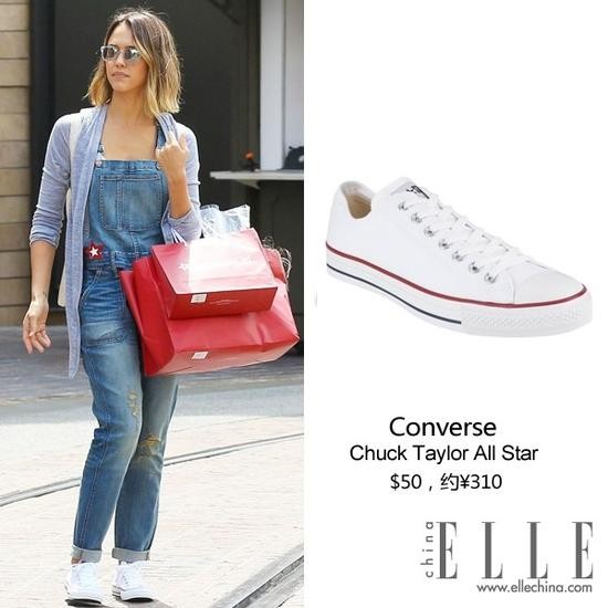 同样是白色Converse Jessica Alba搭配牛仔