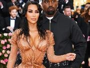 卡戴珊亮相MET GALA 湿身水滴装性感爆棚