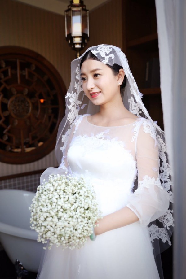 《甄嬛传》斓曦挺5月孕肚大婚 郑晓龙证婚(图)