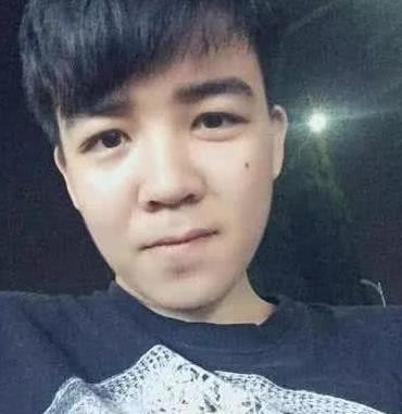 变形计12年，李宏毅成明星，易虎臣借粉丝钱成老赖，而他却死家中