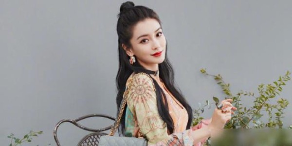 angelababy521晒满屏自拍，暴露女明星私下生活，女生都懂