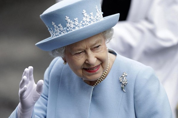 Facial expression, Hat, Fashion accessory, Smile, Headgear, Costume hat, Photography, Tradition, Gesture, Happy, 