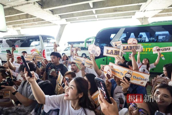 泰国部长亲自接机中国娃圈女明星，促进中泰潮流文化互动