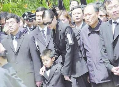 他是香港黑道大佬，梅艳芳的一生都在为他自责，为出气遭人报复！