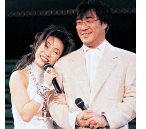 60岁李宗盛和52岁林忆莲，离婚14年，如今的生活感慨万千