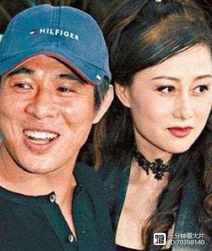 功夫明星现状如何？成龙甄子丹等深陷家庭风波，唯独他家庭美满