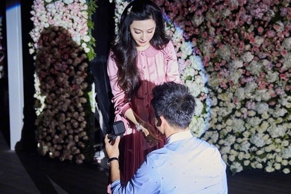 范冰冰李晨宣布复合结婚 利用关系根本不会结婚