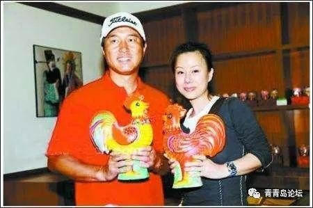 草根歌手成名后抛妻弃子，后与二婚妻子双双入狱，从巨星沦为路人