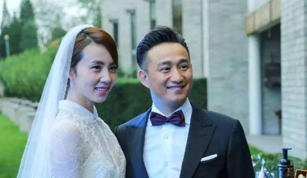 永远不会离婚的4对明星夫妻，他们为了不离婚把结婚证都撕了