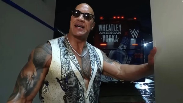 WWE 粉丝声称 AEW 偷了 The Rock 的“最终 Boss”口号。但这一理论很快就被揭穿了。