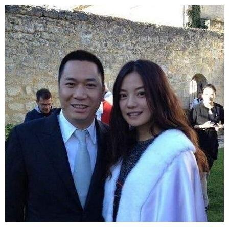 赵薇和世界冠军王励勤相恋，连婚纱照都拍了，为何转身嫁给富商？