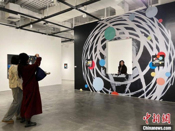 超越视觉的艺术之旅：阿兰·博尔南个展《焦点》亮相沈阳