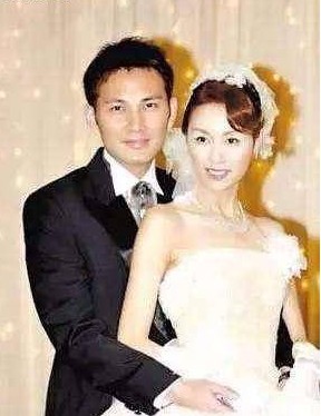 “吃软饭”不敢离婚的五位男明星，妻子都是亿万富翁