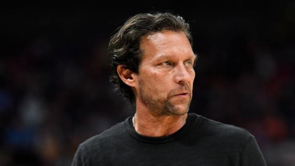 https___cdn.cnn.com_cnnnext_dam_assets_220605173014-utah-jazz-quin-snyder-steps-down.jpg