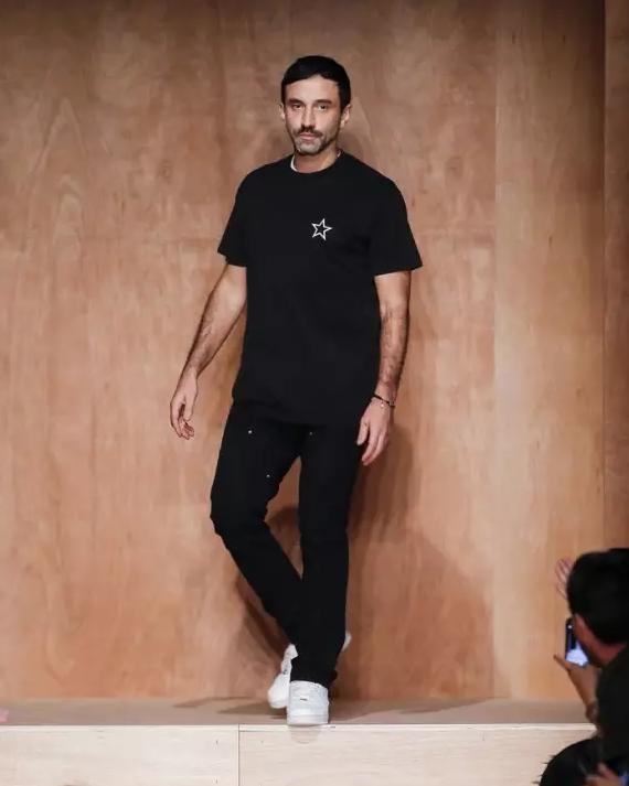 关于回归Burberry的Riccardo Tisci，你怎么看？