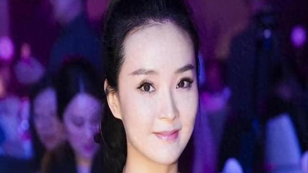 王艳豪门梦碎！婆婆去世，儿子变乖，老公人间蒸发？她终于自由了