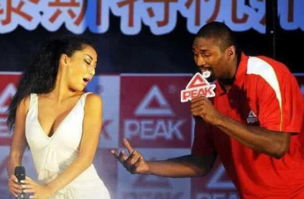 nba球员女朋友肛裂事件 中国女星高新新跟美国球星恋爱导致被家暴肛裂