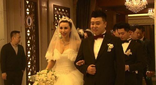 马琳前妻离婚后却得到一笔巨款，如今二婚生活美满，丈夫名校毕业