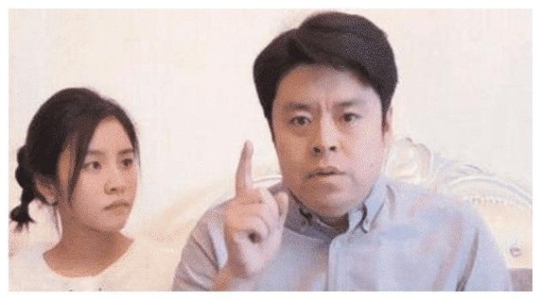 抖音3700万粉丝的祝晓涵父女，真实身份被曝光，网友：都是套路