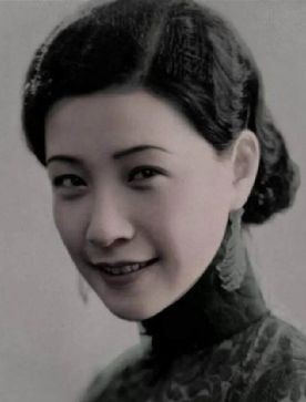 1935年女明星葬礼：5名少女自尽，12位大佬抬棺，30万人热泪相送