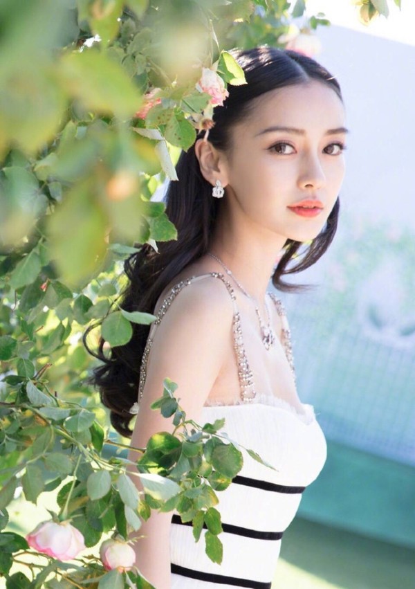 她被称为泰国Angelababy，网友直呼颜值没法比，但演技更没法比