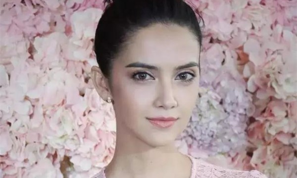 泰国混血女星Sara撞脸Angelababy _副本.jpg