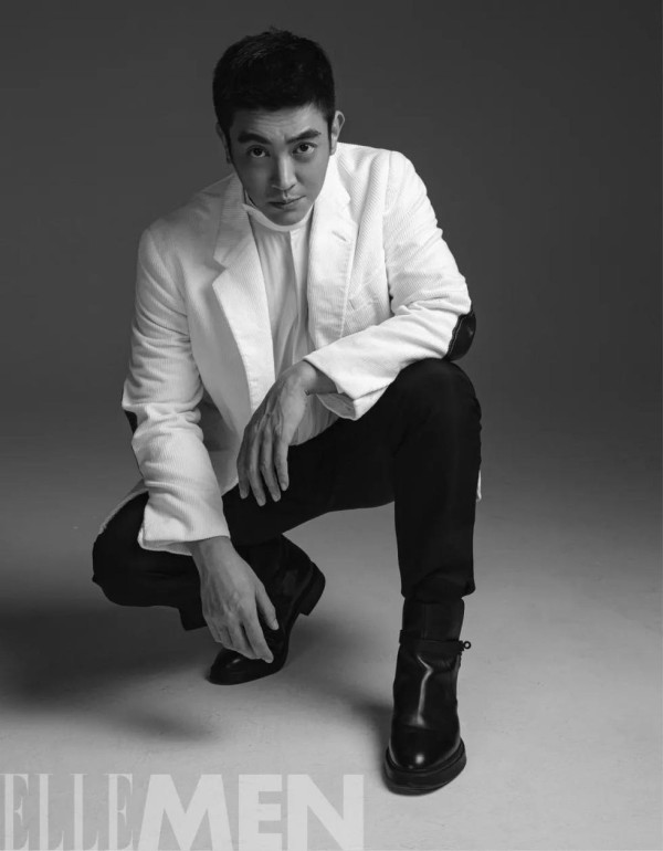 White, Photograph, Sitting, Standing, Black-and-white, Photo shoot, Photography, Model, Dress shirt, Footwear, 