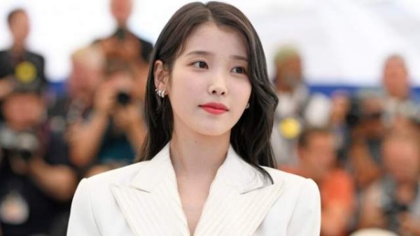 IU、李钟硕公布恋情