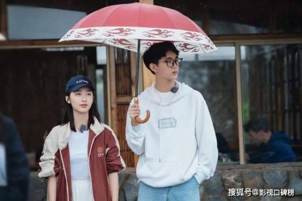 周雨彤被节目组背刺？路人缘全线崩盘，《半熟男女》剧宣也受影响