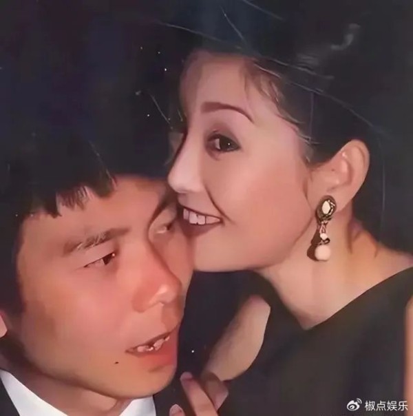 冯小刚和徐帆收养的女儿朵朵，竟然是他的“私生女”！