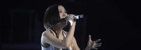 姚贝娜离世8年后，曾陷害她的“某人”和《好声音》终遭报应