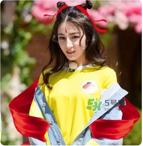 女明星夏天搭配图片 女明星夏天穿什么衣服