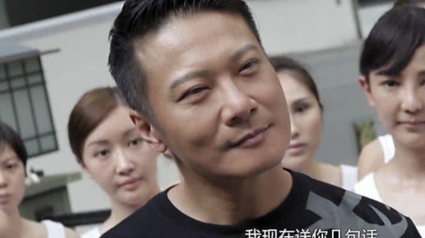 被郑伊健看作亲兄弟，出道24年从没演过男主，今却成演艺圈大佬