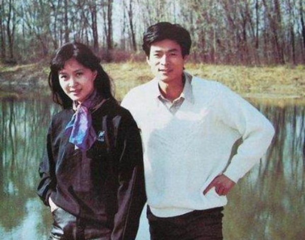 80年代女神方舒：37岁嫁27岁小鲜肉，45岁离婚，如今63岁孤身一人