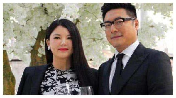 李厚霖用50颗彩钻赢得秦海璐芳心，与李湘闪婚分手，如今皈依佛门