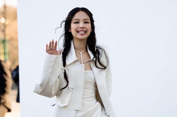 jennie为什么是公交车 说jennie金珍妮是公交车的原因根据