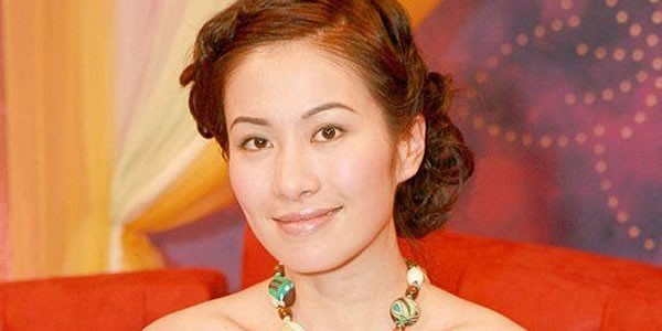 叶璇和宣萱对比相片 TVB出道的叶璇和宣萱怎么如此像是一个人吗