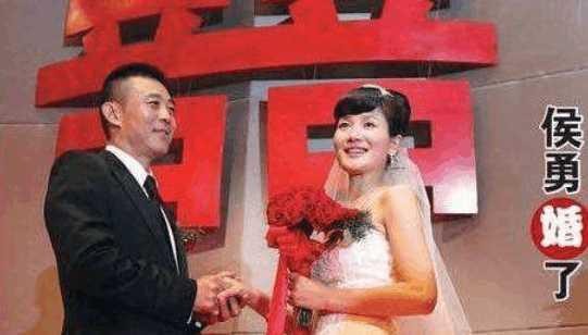 侯勇因娶小三十岁娇妻上头条，网友：还有比他撩妹技能更厉害的人