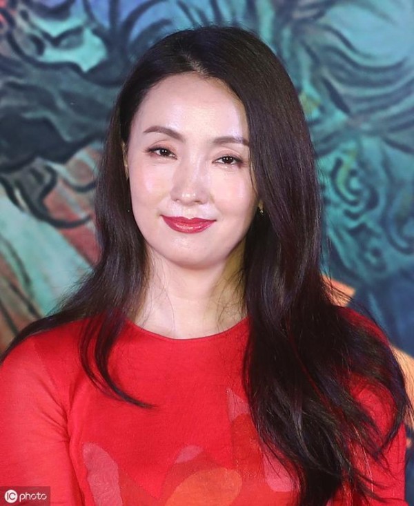 陶虹和陶红完全不一样！一个是导演妻子，另一个至今未结婚