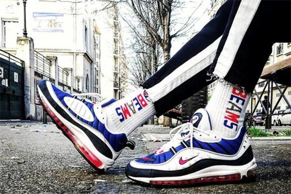 nike air max 98高达怎么搭配 ins爆款搭配