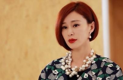 低调的明星夫妻，为爱裸婚生下女儿，如今一家三口生活幸福