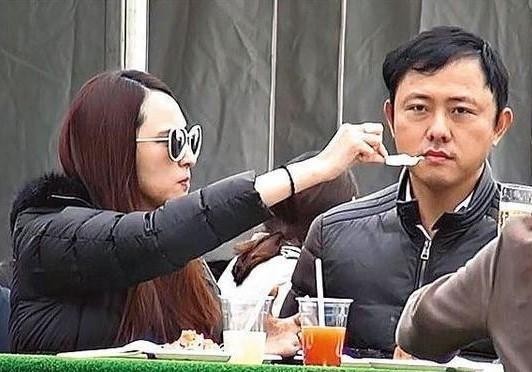 黄毅清曝出纪晓波惊天猛料，黄奕林心如牵扯其中，吴佩慈晒照回怼