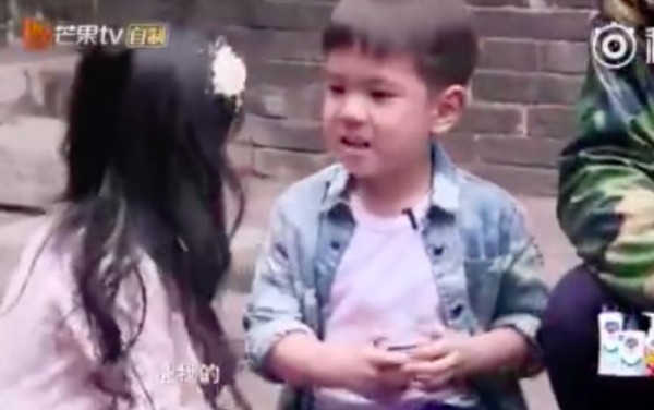嗯哼和小泡芙闹矛盾，偶像剧戏码升级，杜江：男生要大度