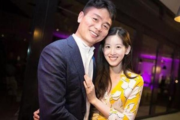 章泽天和刘强东怎么走到一起的 章泽天走入刘强东的社交圈