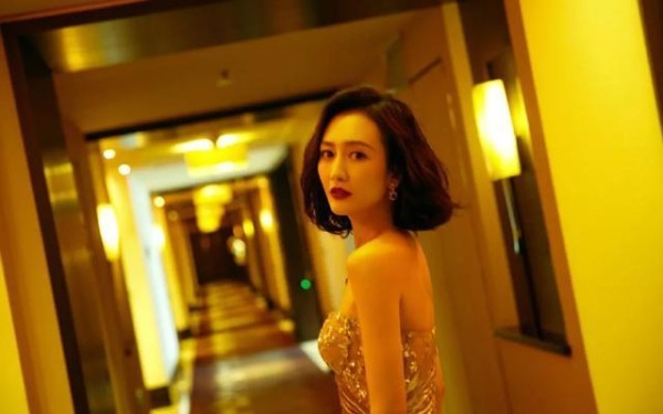 黄晓明ab关系悬了？郑爽张恒官司和解？赵丽颖再撕有翡？
