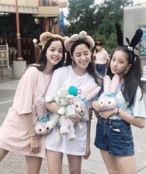 明星女儿大不同，有的像小仙女，有的其貌不扬