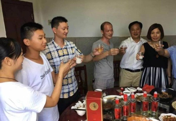 农村亲戚关系不好？大妈用这三招，关系比亲兄弟还好